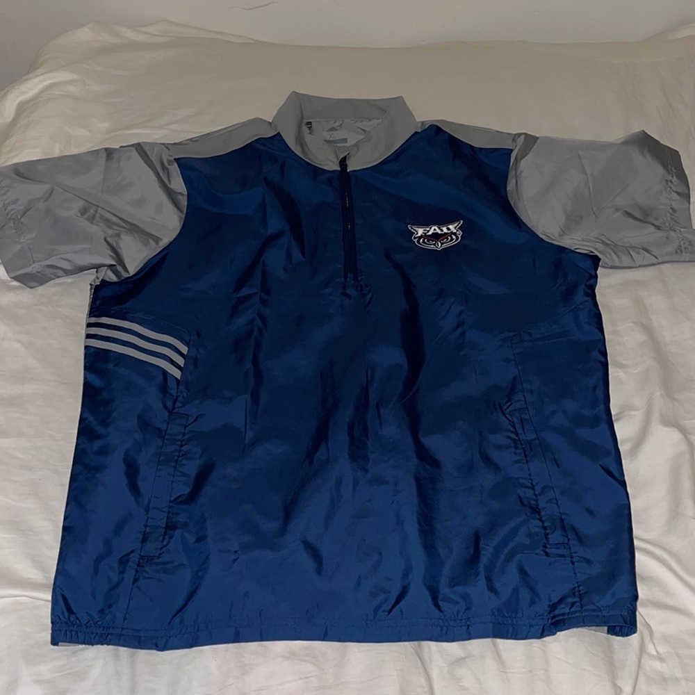 Golf windbreaker